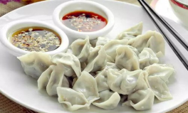 娱乐吃瓜酱煮饺子,为外籍女友亲手煮饺子甜蜜升级”